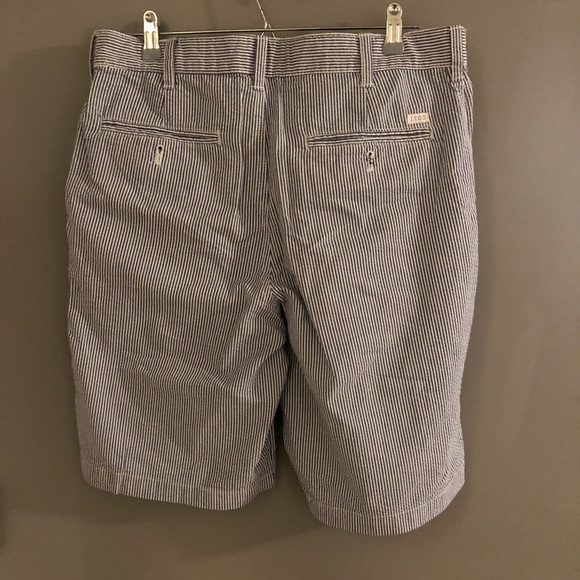 100% cotton blue & white striped IZOD shorts - Picture 3 of 3